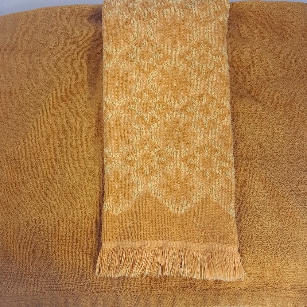 Vintage hand Towel set 2 harvest yellow Gold Martex West Point Pepperell Fairfax
